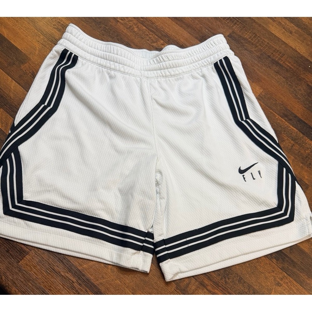 Unisex big kids Nike fly crossover shorts. Size large 10/12 Basketball
